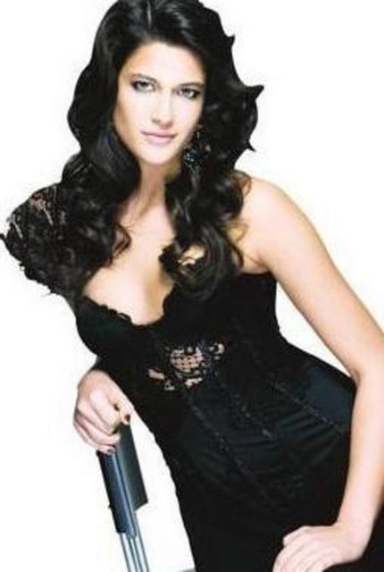 Berrak Tüzünataç - Güzel yıldız 1.75 cm boyunda ve kilosu da 50'lerde.