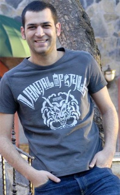 Murat Yıldırım - Yakışıklı aktör 1. 77 boyunda. -