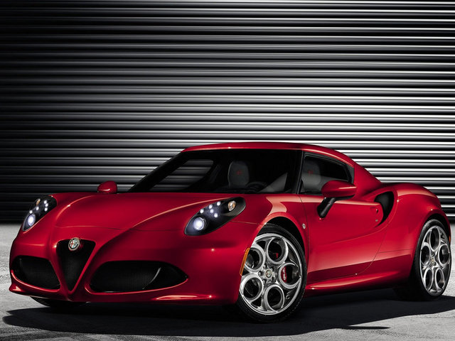 2014 Alfa Romeo 4C - 55 bin dolar