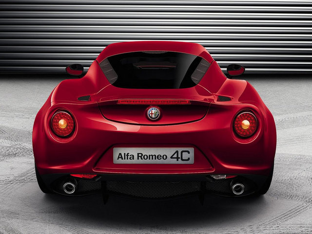 2014 Alfa Romeo 4C - 55 bin dolar