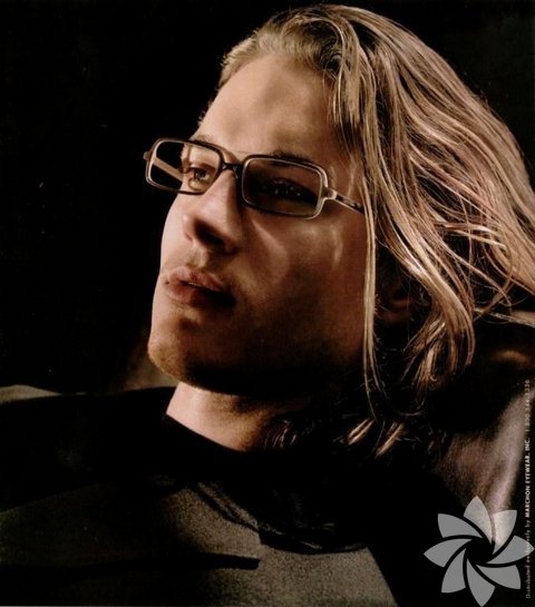 Ragnar, Viking dünyasını tamamen değiştirecek bir proje üstünde çalışmaktadır. Ragnar'ın her şeyden önce liderleri Earl Haraldson'u ikna etmesi gerekmektedir. 