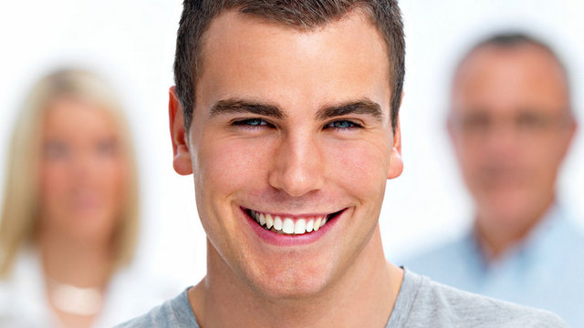 - Eğer bu karakteri - çok fazla görüp talk show programı yapma kararı verirseniz, - istifa edip bir yapımcıya gitmeden önce çevrenizden - fikir almanızı öneririm. -