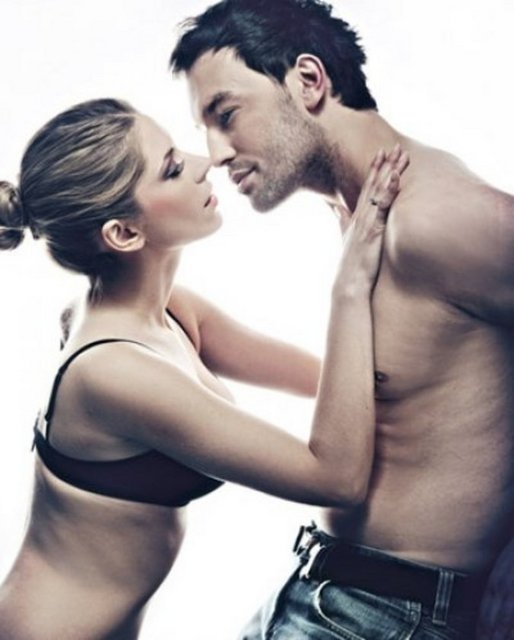 Eğer yanılıyorsam muhtemelen - çok ciddi olmayan bir konuda size kızdığını belli etmek - istemiş.  -