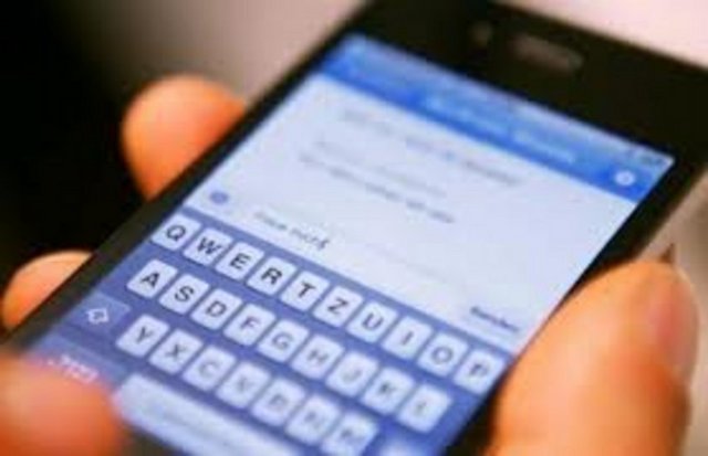 Durum şöyle: Ona şakacı - bir tavırla içinde kendinizi de öven birkaç satırlık mesaj - yazdınız.  -