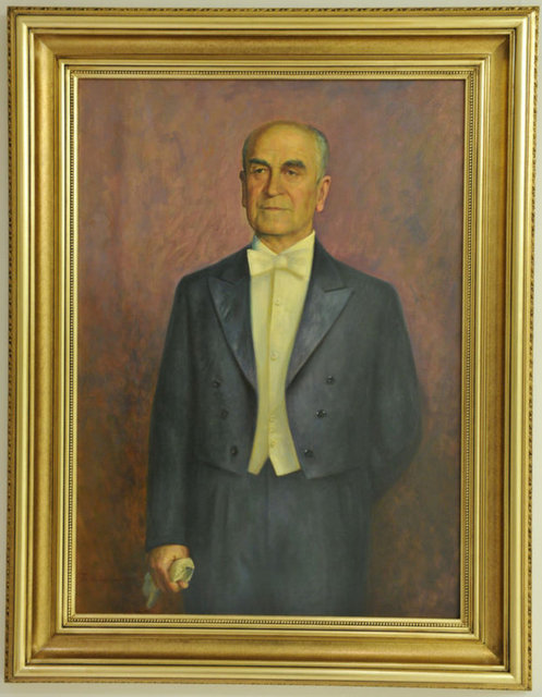 Köşk yetkililerinden edinilen bilgiye göre Hayrünnisa Gül. bütün süreci yakından takip etti. Fotoğrafların seçimi ve eskizlerin yapım aşamasında ekiple birlikte çalışarak destek verdi.