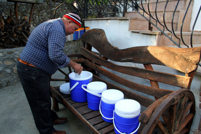 Ben bir doktor olarak herhangi bir kaynaktan okumuş değilim. Genel iddialara baktığımız zaman hepsinde aynı, yani kansere iyi geliyormuş. Bakanlık da zaten satışına izin vermediği için bir şey söylemek mümkün değil." -