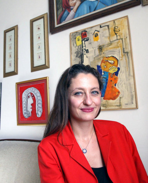 Pavey Türkiye'ye döndükten sonra yaklaşık 1.5 ay Alman Hastanesi'nde yattı.