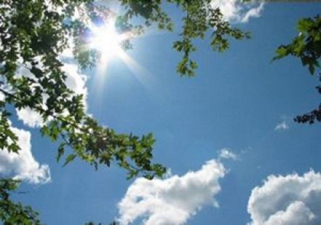 Meteoroloji Genel Müdürlüğü'nden alınan tahminlere göre, hava sıcaklığında önemli bir değişiklik olmayacağı, yurt genelinde mevsim normallerinin üzerinde seyretmeye devam edeceği tahmin ediliyor.