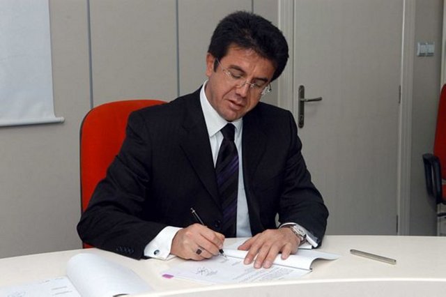 DENİZLİ... AK Parti'li Nihat Zeybekçi 2009'da %39,90 ile kazandı.