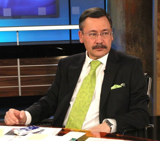 ANKARA... AK Parti'li Belediye Başkanı Melih Gökçek, 2009'da %38,47 ile kazandı. Gökçek, bu seçimlerde de aday. CHP'den aday adayı olan Milletvekili Aylin Nazlıaka, Ankara yarışı için muhtemel isim. MHP ve BDP'de ise adaylar henüz seçilmiş değil.