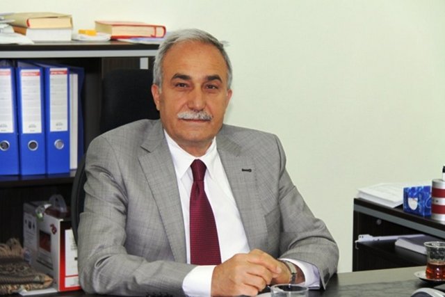 ŞANLIURFA... Bağımsız Eşref Ahmet Fakıbaba 2009'da %44,03 ile kazanmıştı. Ak Parti Şanlıurfa Büyükşehir Belediye Başkanı Celalettin Güvenç oldu