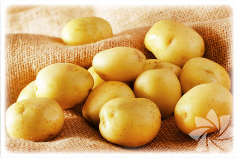 Çiğ patates: -  - Halka şekilde dilimlediğiniz çiğ patatesleri gözlerinizin altına yerleştirin ve 10 dakika bekleyin. Bu işlemi 3-4 hafta kadar uyguladığınızda göz altlarınızdaki aydınlanmayı fark edeceksiniz. - 