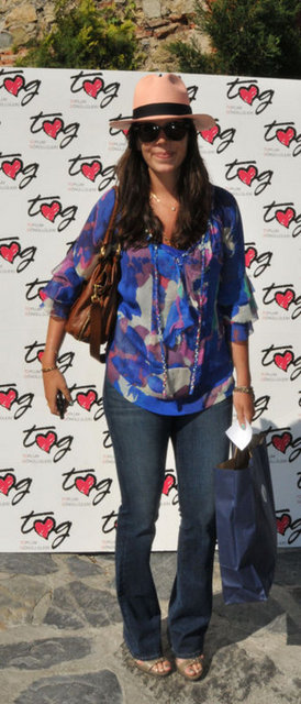 ARZU KOMİLİ