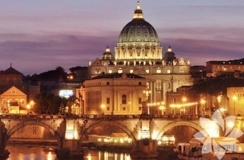 Roma: - Tiber Nehri tarafından yedi tepe üzerinde duran şehir, dünyanın en güzel kareler ve klasik mimari bazıları arasında anıtların bir hazine olduğunu unutmayın. Caddeleri genellikle çiçek kutuları ile dekore edilmiştir. Büyüleyici yollarla, soluk Palazzi, ve güzel evleri ile dolu.