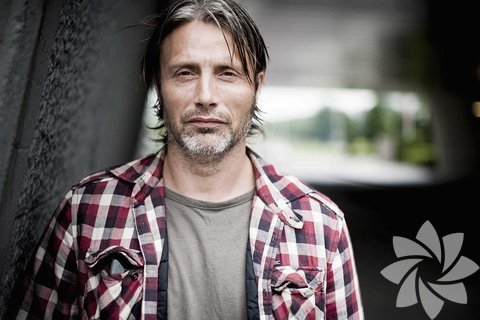 Çiftin Viola ve Carl adlarında iki çocukları var.