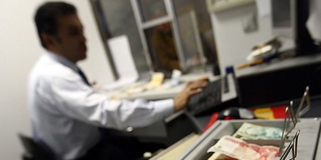 BANKALAR DA SORUMLU: Bankalar belli bir proje için verdikleri konut kredilerinde, evin teslim edilmemesinden veya ayıplı teslim edilmesinden müteahhitle sorumlu olacak.