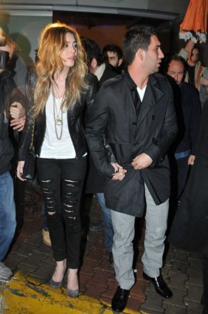 Hazırlıklarla istediği kadar ilgilenememesi gerekçesiyle ileriki aylara ertelendiği öğrenildi.