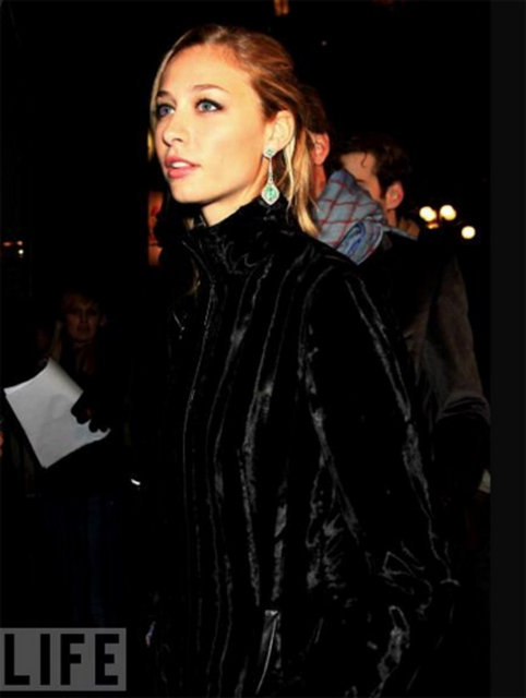 Model ve sunucu olan Borromeo lüks hayatıyla da dikkat çekiyor.