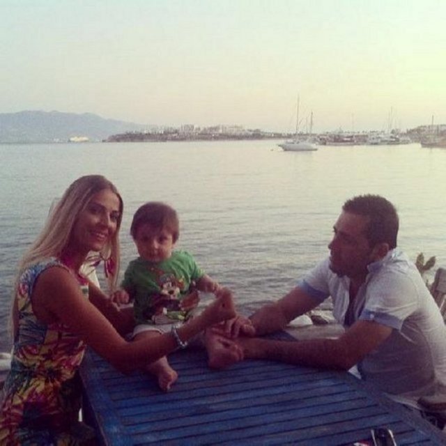 Murat Kadıoğlu, Schaefer'le birlikteyken ayrılıp Simge Tertemiz'le evlendi.