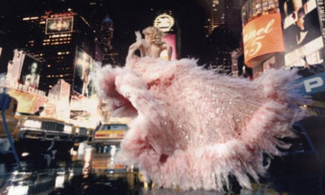 CHANEL 5 (33 milyon dolar): 2004 yılında gerçekleştirilen reklam kampanyası tarihte bugüne kadar çekilmiş en pahalı reklam olma özelliğini taşıyor.