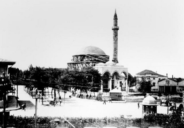 TRABZON VE HAVALİSİ ADEM-İ MERKEZİYET CEMİYETİ - 1919, İstanbul - Genel Başkan Şatırzade Hasan Hicabi - Üyeler: Derviş Kaptanzade Necati, Muhsin Paşazade Edhem, Süleyman Sudi, Esat, Mehmet Kamil, Şükrü, Besim Bey