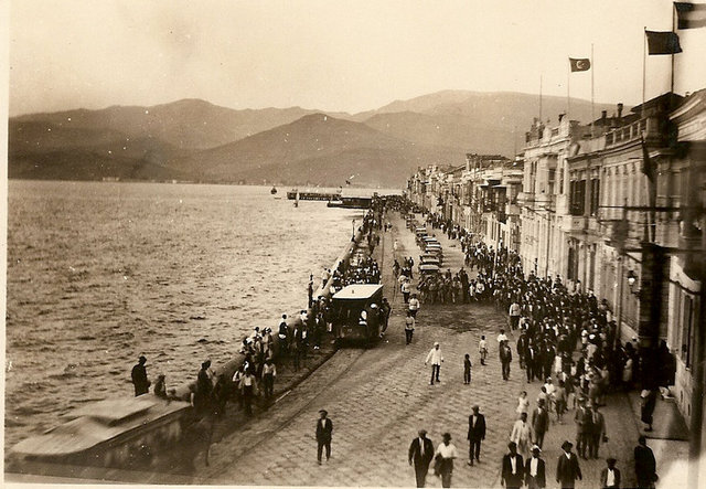 HAREKET-İ MİLLİYE REDD-İ İLHAK TEŞKİLATI - 1919, Ege Mıntıkası - Kurucular: İzmir Müdafai Hukuku Osmaniye Cemiyeti'nin İstanbul'a gitmeyen bazı yöneticileri ve yerel yöneticileriyle aydınlar