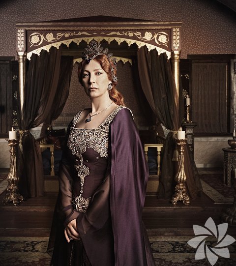 "Gül yüzünden dûr olalı ben nice cân virmeyem  - Giceler tâ subha dek hâli degül feryâddan"