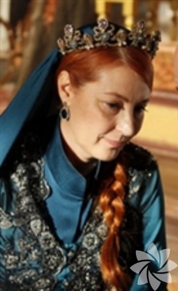 "Nâmeler gelse kaçan İstanbul-ı âbâdan - Bûy-ı zülfini seher-geh aluram Bağdaddan" -  - 