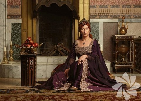 Kanuni, mektuplarının yanında paha biçilmez hediyeler gönderiyordu Hürrem Sultan'a. 