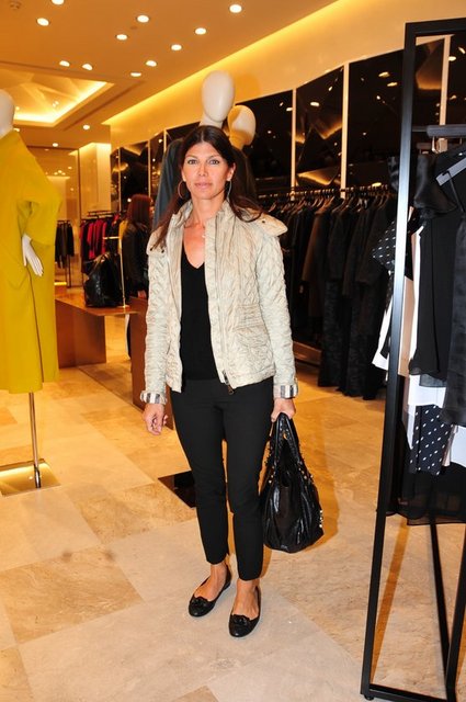 ZEYNEP ÜSTÜNEL