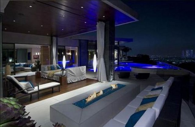 Bill Gates dünyanın en zengin insanlarından biri...