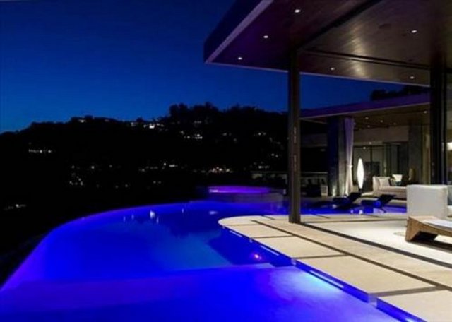 Böyle biri nasıl bir evde yaşıyordur dersiniz!