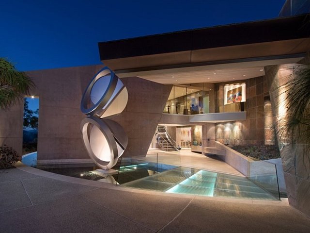 Dünyanın önde gelen bilişim şirketlerinden Qualcomm'un kurucusu Andrew Viterbi'nin Kaliforniya'da bulunan 60 milyon dolarlık evi görenleri büyülüyor.