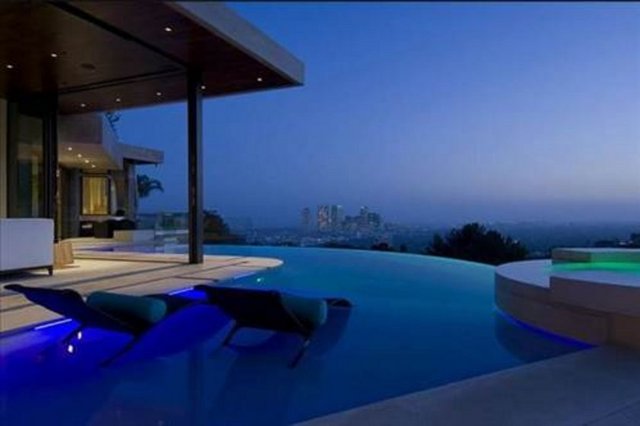 Saniyede 230 dolar kazanıyor.