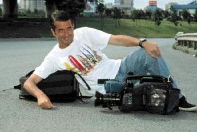 Kariyerinin ilk döneminde Beşiktaş muhabirliği yaptı Ilıcalı. Futbolcularla samimi olup özel röportajlar yapmaya başlayınca da adını yavaş yavaş duyurmaya başladı.  -