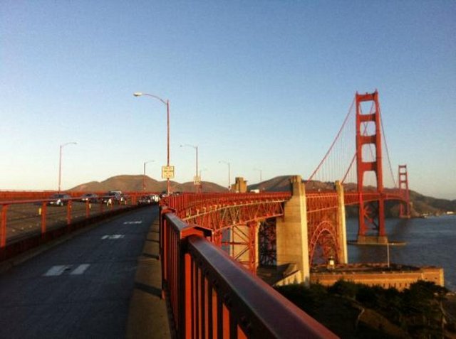 49 yaşındaki John Thomas Doyle'un, köprüden atlayıp yaşamına son verdikten sonra bulunan intihar notunda aynen bu cümleler yazıyordu: Çektiğim diş ağrısını saymazsak aslında hiçbir nedeni yok.