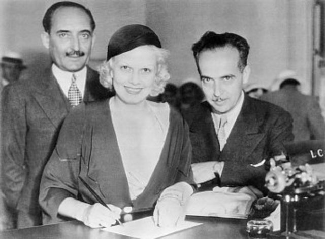 Aslında bu karar bir trajediye uzanan gelişmelerin de başlangıcıydı. 1932 yılının 5 Eylül'ünde bu evlilik Bern'in karısının banyosunda kendisini vurmasıyla son buldu.