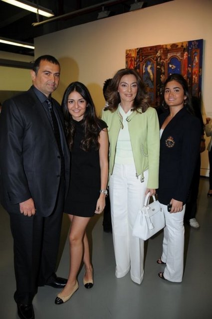BANU - HAKAN, YASEMİN, NAZLI ÇARMIKLI