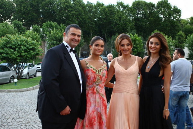 BANU - HAKAN, YASEMİN, NAZLI ÇARMIKLI