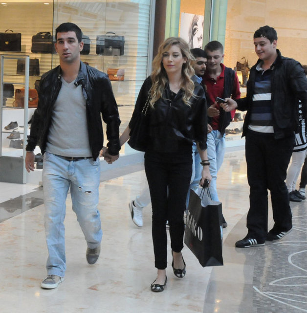 "İçimizde şeytan yok! İçimizde aciz var... İradesizlik, bilgisizlik ve hepsinden daha korkunç bir şey: hakikatleri görmekten kaçma itiyadı var..."