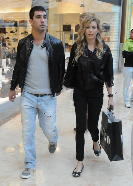 Tıpkı benim hayatımda ters giden her şeyin baş müsebbi gördüğüm nereye gitsem yanımda taşıdığım 'içimdeki şeytan'ı suçlamam gibi.