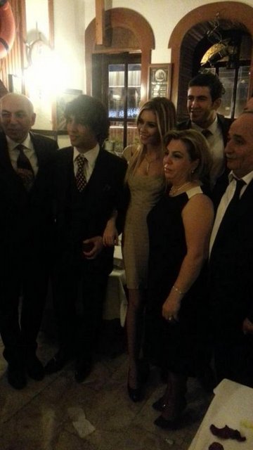 Birkaç dakika sonra bulutların üstündeydim! Sonraki üç yıl boyunca İngiltere'de gittiğim her yere, kaçıp kurtulduğumu sandığım 'hayatımı çekilmez hale getiren her şey' de benimle beraber geldi.