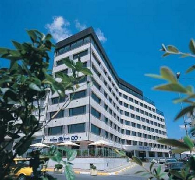 Hilton Parksa | 2.800(2010) 8.000(2014) -