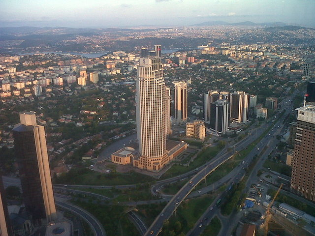 Levent/Büyükdere Cd. | 2.800(2010) 7.000(2014) -