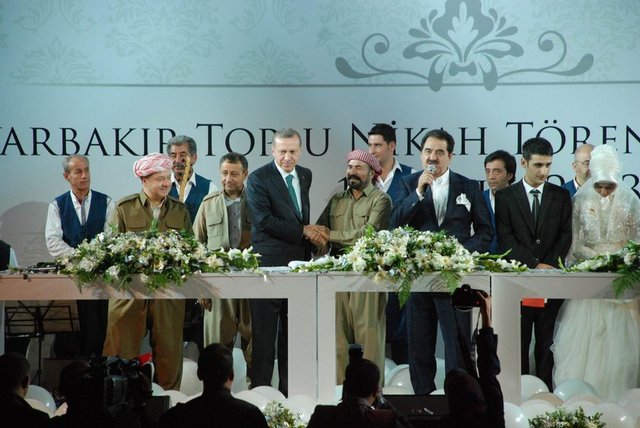 İbrahim Tatlıses, "Benim 6 çocuğum var. İstiyorum siz de 6 çocuk olsun." diye konuştu.