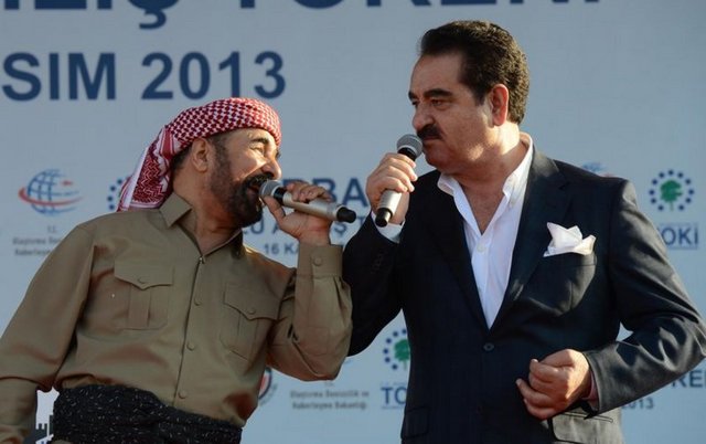 37 yıl sonra Türkiye'ye gelen Şivan Perwer de, İbrahim Tatlıses ile kürsüye çıktı.