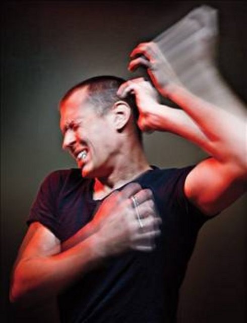 KURDEŞEN: Kurdeşen hastalığı, tıptaki adıyla Ürtiker, ciltte aniden başlayan alerjik bir deri hastalığıdır.