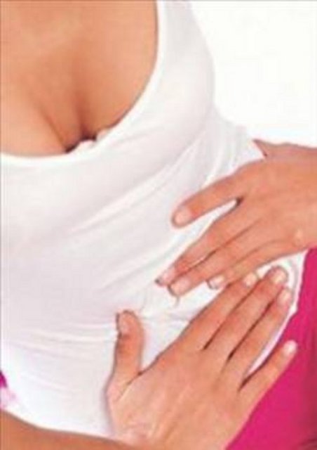 HASTALIĞIN BELİRTİLERİ: Mide yanması en çok şikâyet edilen rahatsızlıktır. Mide içeriğinin yukarı çıktığını hissetmek, göğüs bölgesinde yanma, ağza acı suyun gelmesi, kalp çarpıntısı, rahatsız edici mide şişkinliği, öksürme.