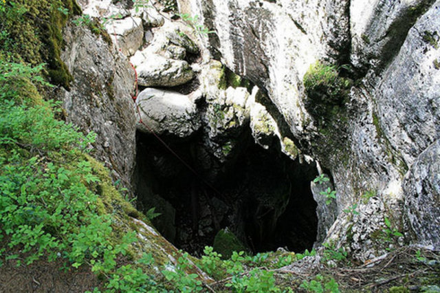Dünyanın dibi göründü! - Tam 1 kilometre derinliğindeki bu çukur 'dünyanın en ölümcül çukuru' ve 'Dünyanın dibi' olarak adlandırılıyor.