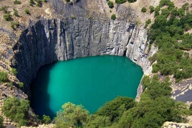 Kimberley'den çıkarılan toprak ağırlığının 22.5 milyon ton olduğu tahmin ediliyor.  -